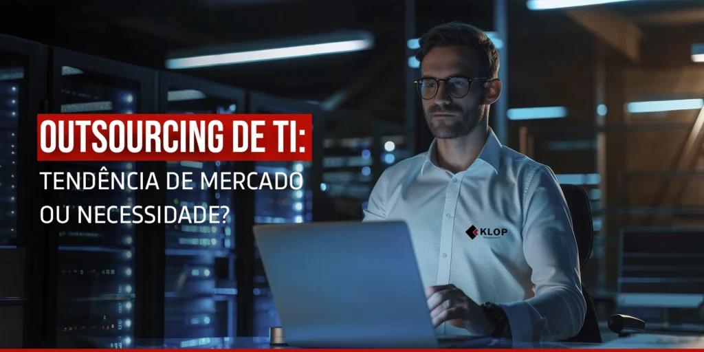 Especialista de TI trabalhando em data center, representando serviços de outsourcing para empresas